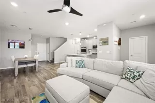 Photo #2: 2665037 Listing