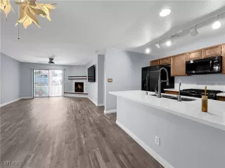 Photo #4: 2665041 Listing 