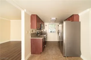 Photo #6: 2665067 Listing