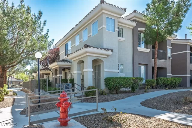 MLS: 2665104 Condo For Sale