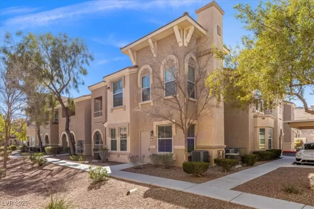 MLS: 2665117 Condo For Sale