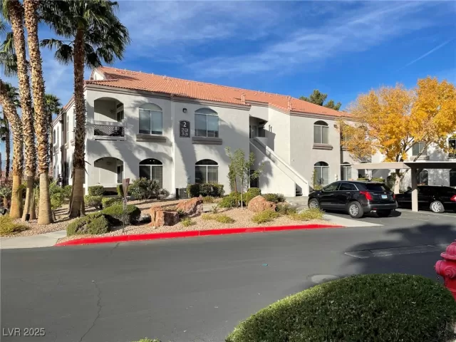 MLS: 2665163 Condo For Sale