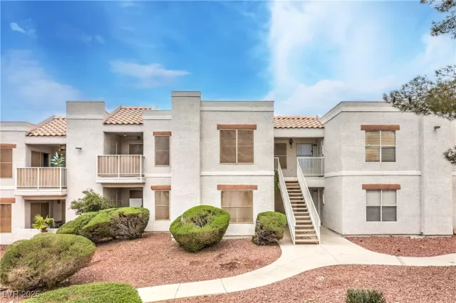 MLS: 2665167 Condo For Sale