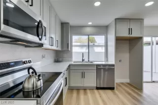 Photo #2: 2665202 Listing 