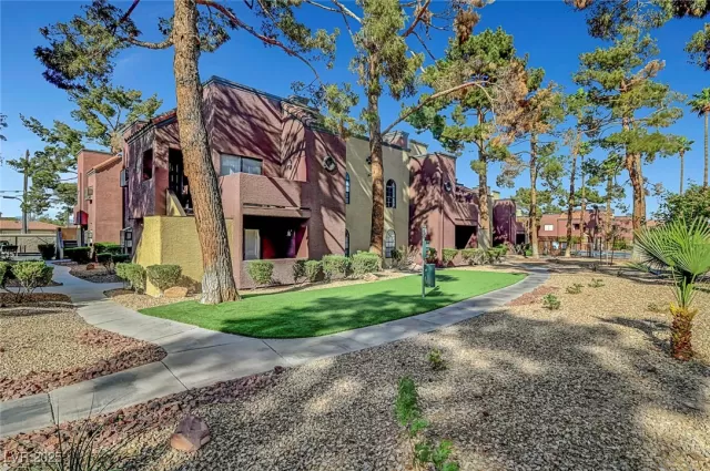 MLS: 2665239 Condo For Sale