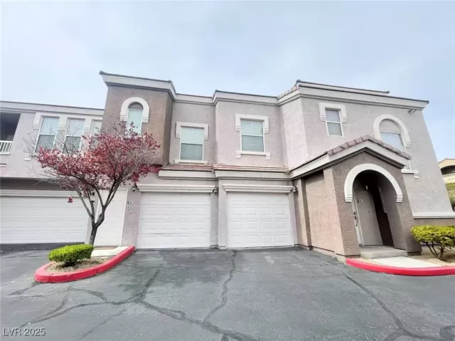 MLS: 2665293 Condo For Sale