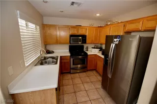 Photo #6: 2665307 Listing