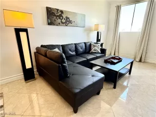 Photo #2: 2665309 Listing 