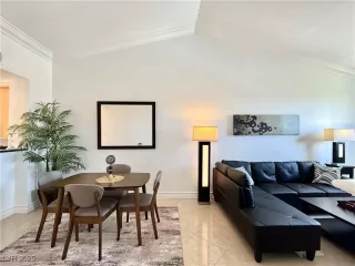 Photo #6: 2665309 Listing 