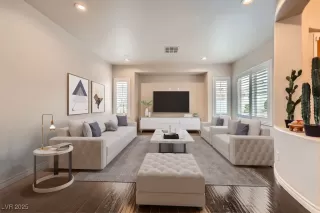 Photo #4: 2665314 Listing