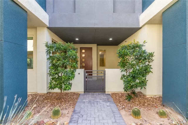 MLS: 2665326 Condo For Sale