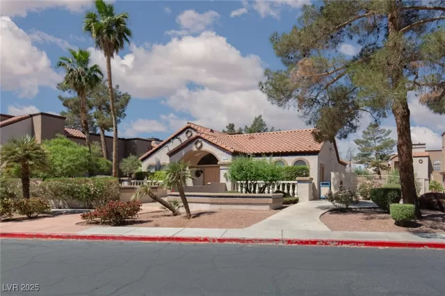 MLS: 2665330 Condo For Sale