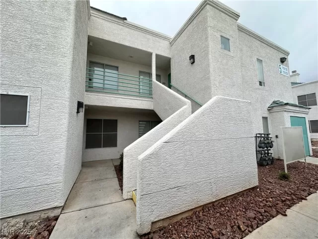 MLS: 2665331 Condo For Sale