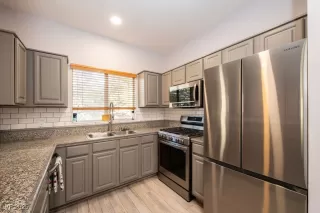 Photo #3: 2665358 Listing