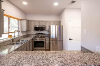 Photo #6: 2665358 Listing