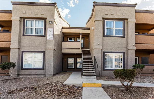 MLS: 2665367 Condo For Sale