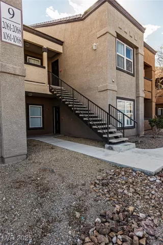 Photo #2: 2665367 Listing 