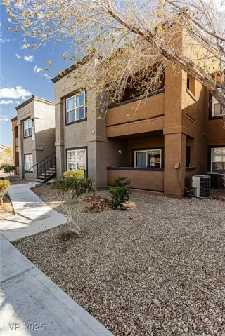 Photo #3: 2665367 Listing 