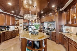 Photo #2: 2665388 Listing 