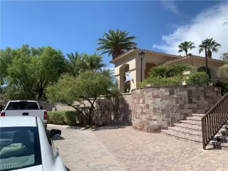 Photo #1: 2665431 Listing 