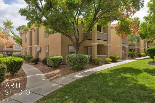 MLS: 2665433 Condo For Sale