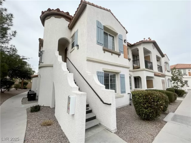 MLS: 2665441 Condo For Sale