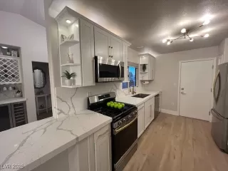 Photo #4: 2665516 Listing 