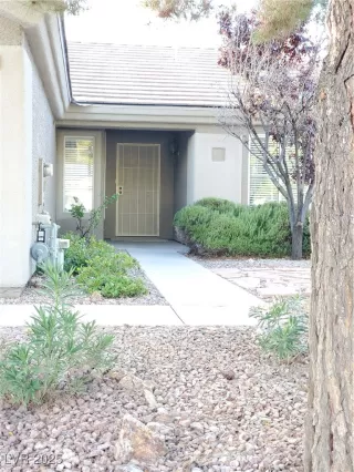 Photo #2: 2665534 Listing 