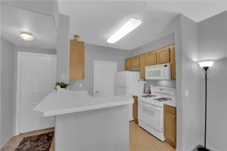 Photo #5: 2665545 Listing