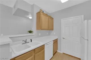 Photo #6: 2665545 Listing