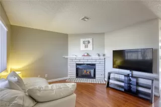 Photo #4: 2665560 Listing