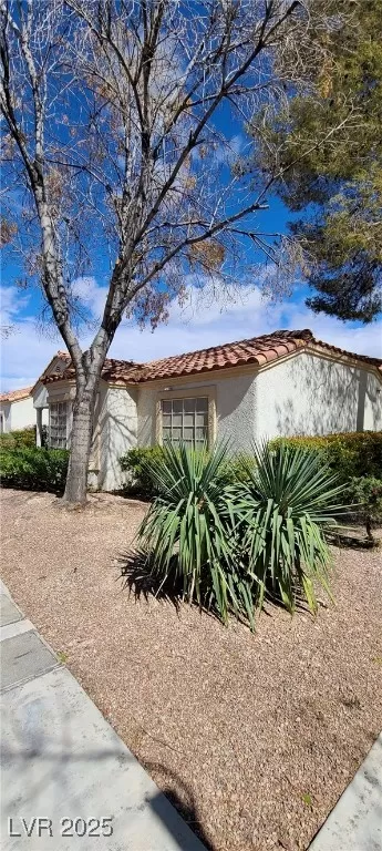 MLS: 2665563 Condo For Sale