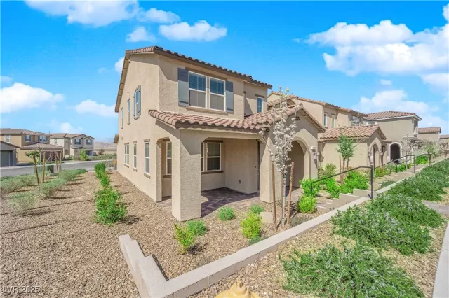 MLS: 2665597 Condo For Sale