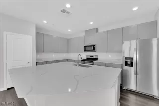 Photo #5: 2665597 Listing 