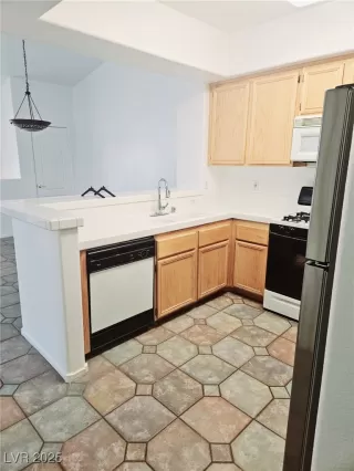 Photo #2: 2665638 Listing 