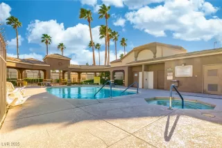 Photo #2: 2665646 Listing 