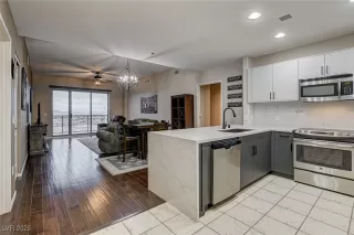 Photo #1: 2665659 Listing 