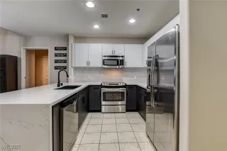Photo #2: 2665659 Listing 