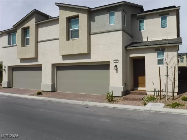 MLS: 2665702 Condo For Sale