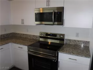 Photo #2: 2665702 Listing