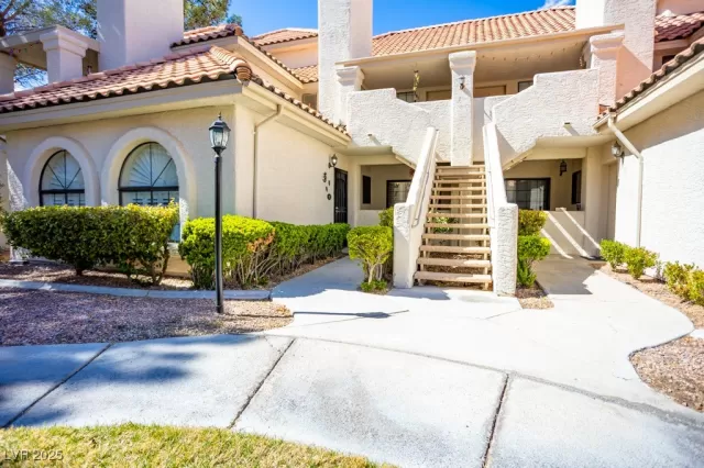 MLS: 2665705 Condo For Sale