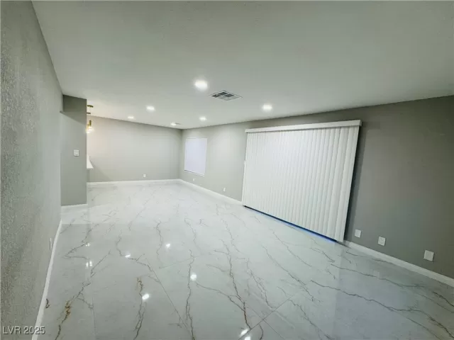 MLS: 2665767 Condo For Sale