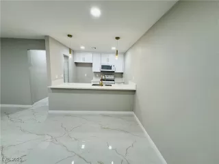 Photo #5: 2665767 Listing 