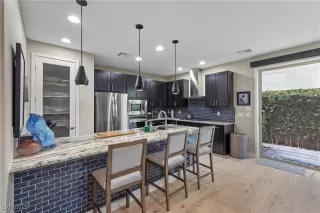 Photo #1: 2665785 Listing