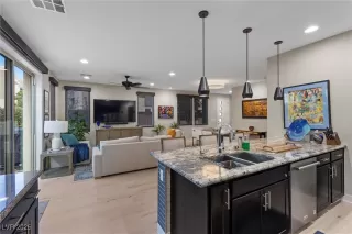 Photo #3: 2665785 Listing