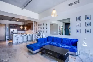 Photo #1: 2665800 Listing 