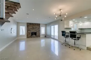 Photo #1: 2665808 Listing 