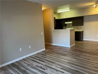 Photo #2: 2665826 Listing 