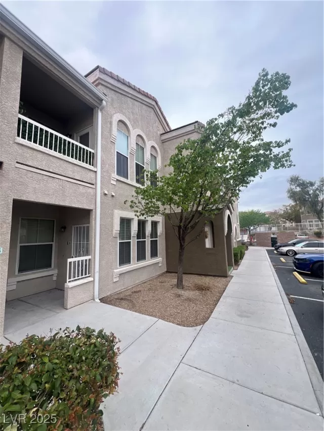 MLS: 2665859 Condo For Sale