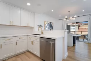 Photo #6: 2665880 Listing